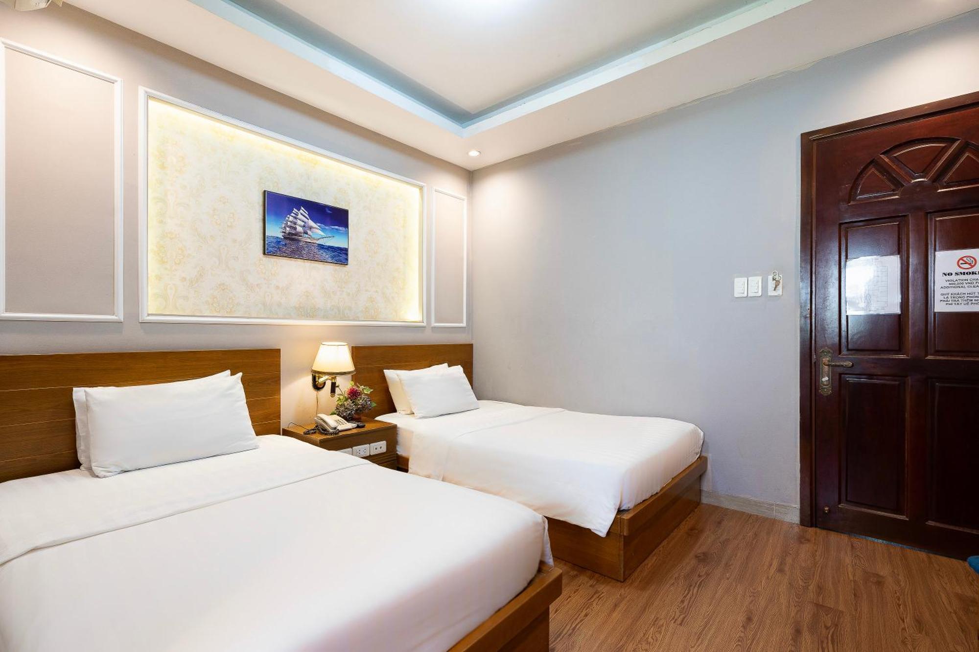Lucky Star Hotel - Bui Vien Walking Street โฮจิมินห์ซิตี้ ภายนอก รูปภาพ