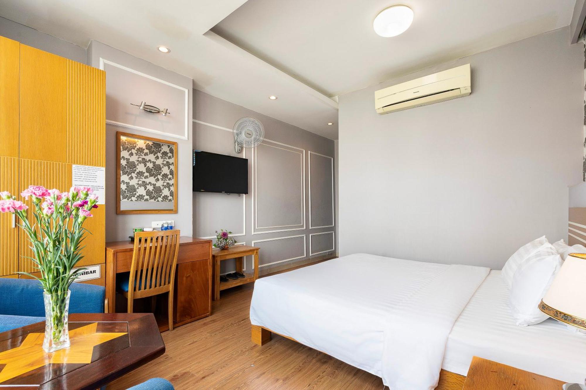 Lucky Star Hotel - Bui Vien Walking Street โฮจิมินห์ซิตี้ ภายนอก รูปภาพ