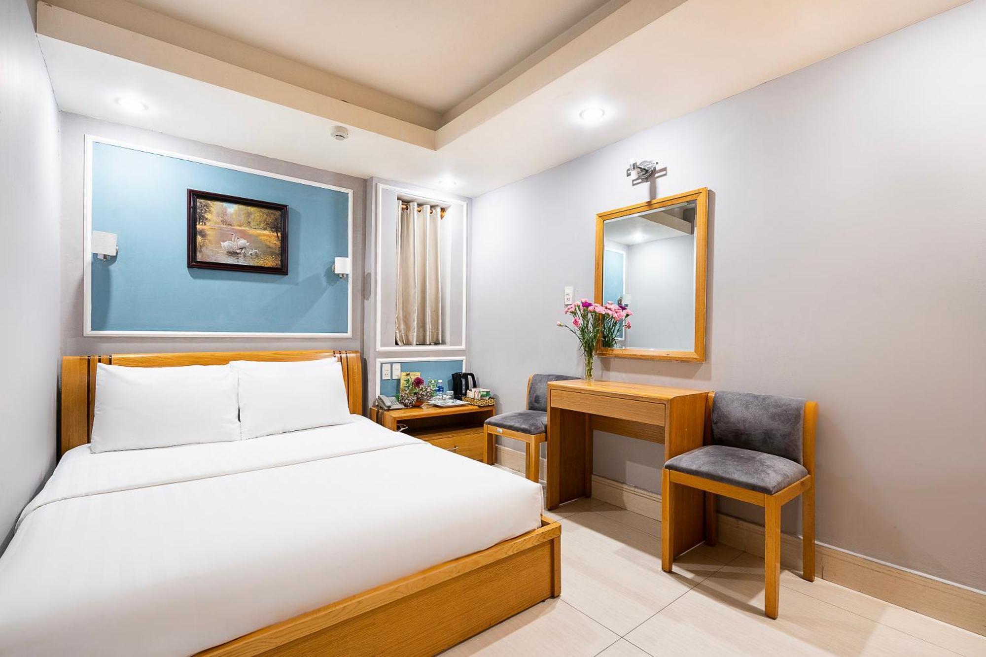 Lucky Star Hotel - Bui Vien Walking Street โฮจิมินห์ซิตี้ ภายนอก รูปภาพ