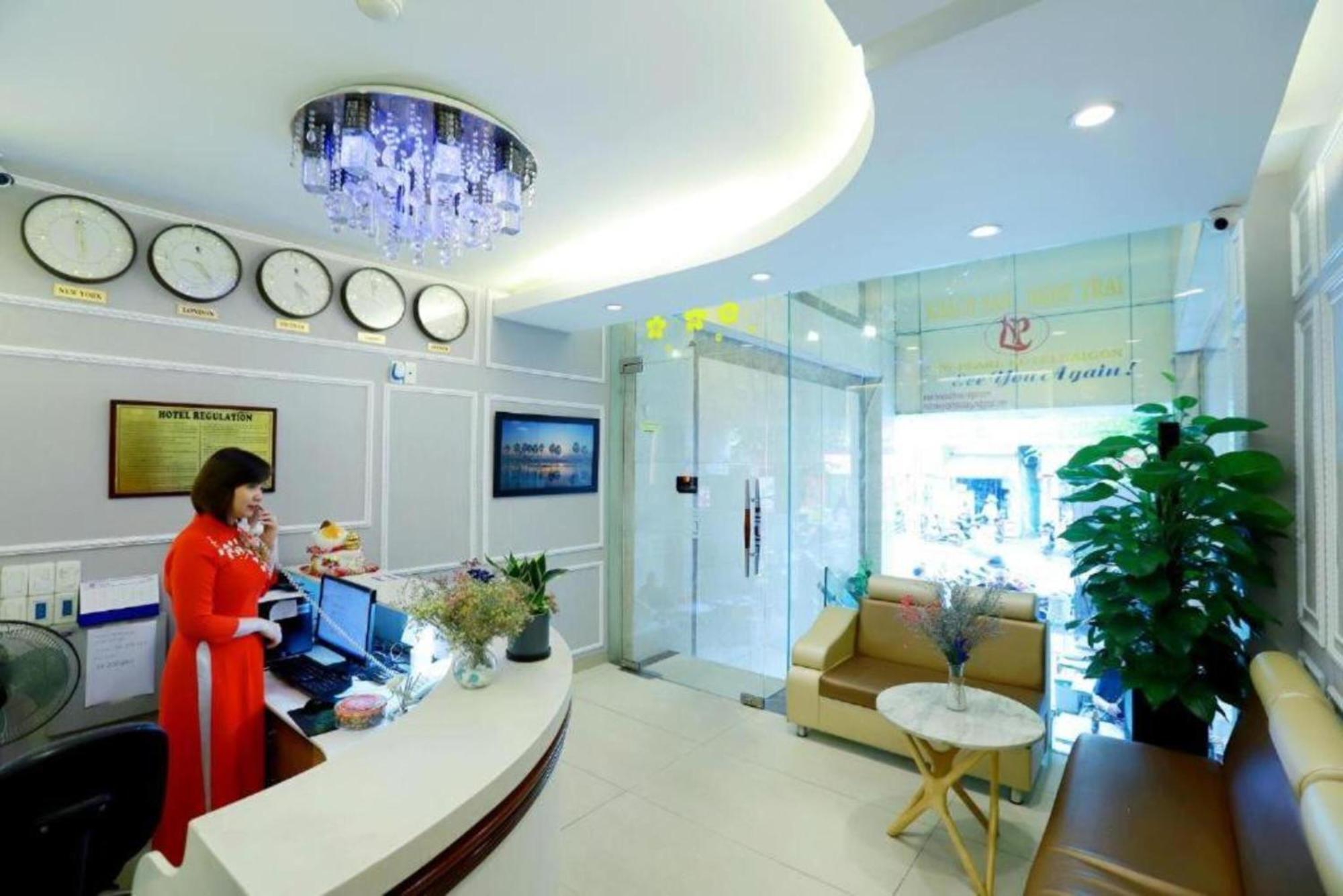 Lucky Star Hotel - Bui Vien Walking Street โฮจิมินห์ซิตี้ ภายนอก รูปภาพ
