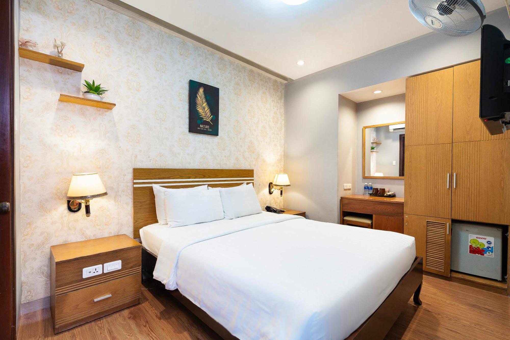 Lucky Star Hotel - Bui Vien Walking Street โฮจิมินห์ซิตี้ ภายนอก รูปภาพ