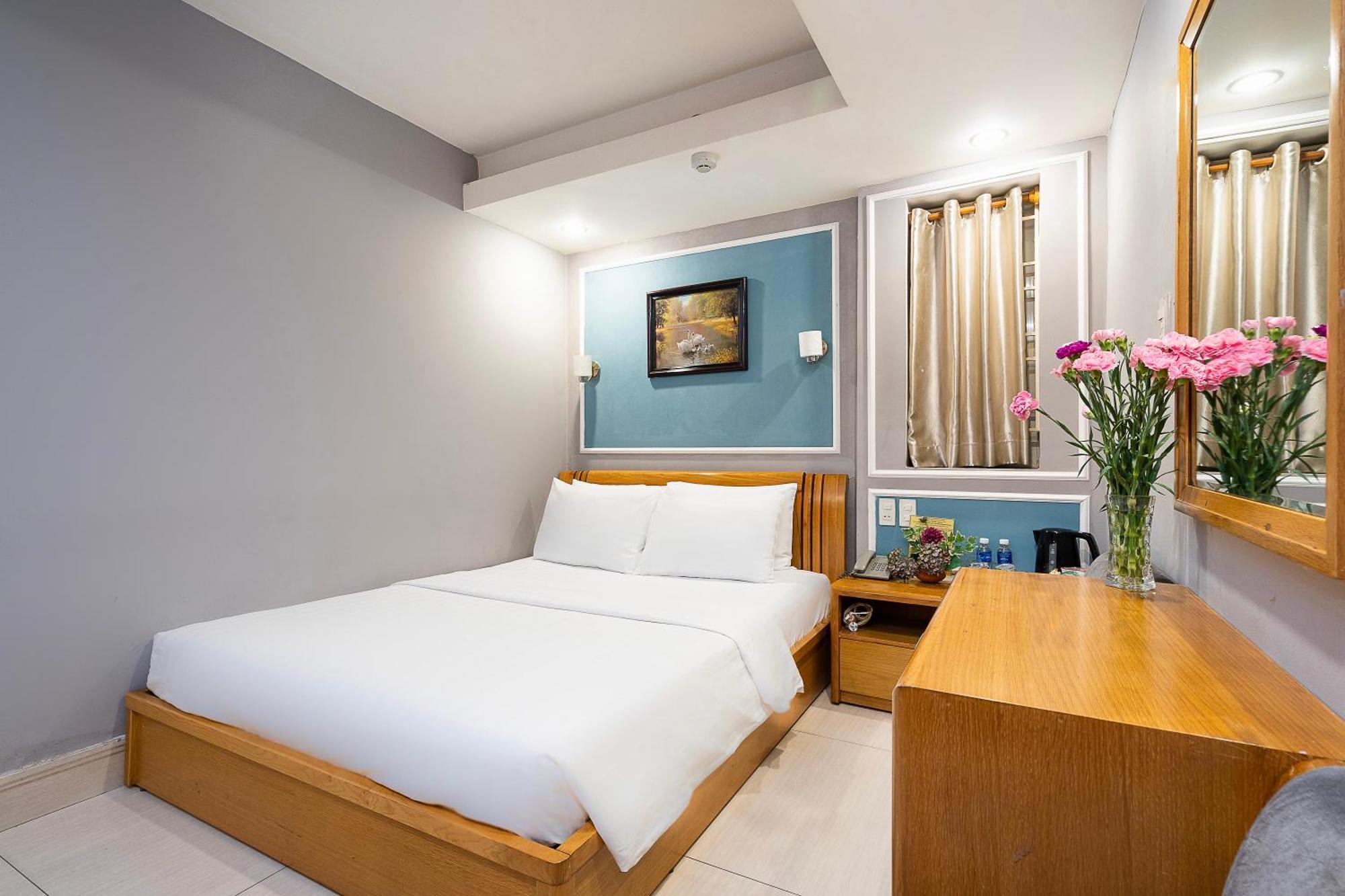 Lucky Star Hotel - Bui Vien Walking Street โฮจิมินห์ซิตี้ ภายนอก รูปภาพ